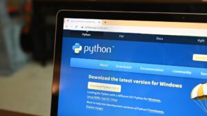 โค้ด Python, ประหยัดเงิน, ซื้อแล็ปท็อป