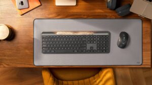 Logitech, คียบอร์ด, พลังงานจากแสง