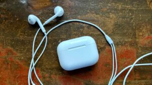 Apple EarPods, AirPods, เสียงไร้สาย, คุ้มค่า, ราคาสูง
